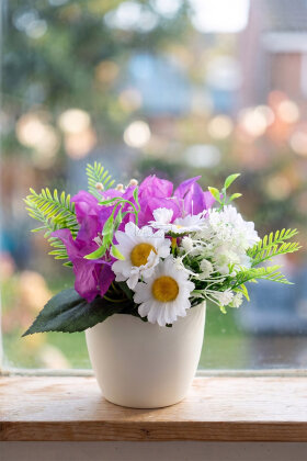 Beyaz Saksıda İlkbahar Masalı Tanzim 20 cm - Yapay Çiçek Deposu